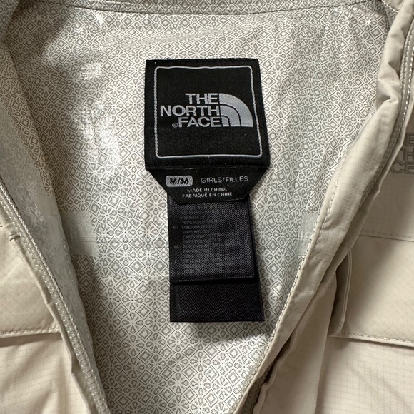 The North Face: Girls' Cream Full Zip Hooded Waterproof Jacket with Pockets - Picture 5 of 6